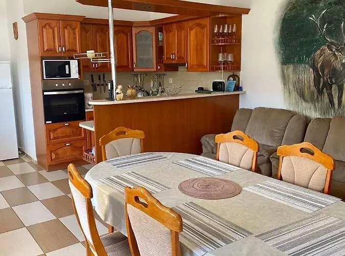 Jeti Vendeghaz Gasthuis Mátraballa